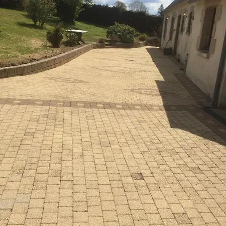 Maison De Campagne De Plein Pied. Plougonven Exterior foto