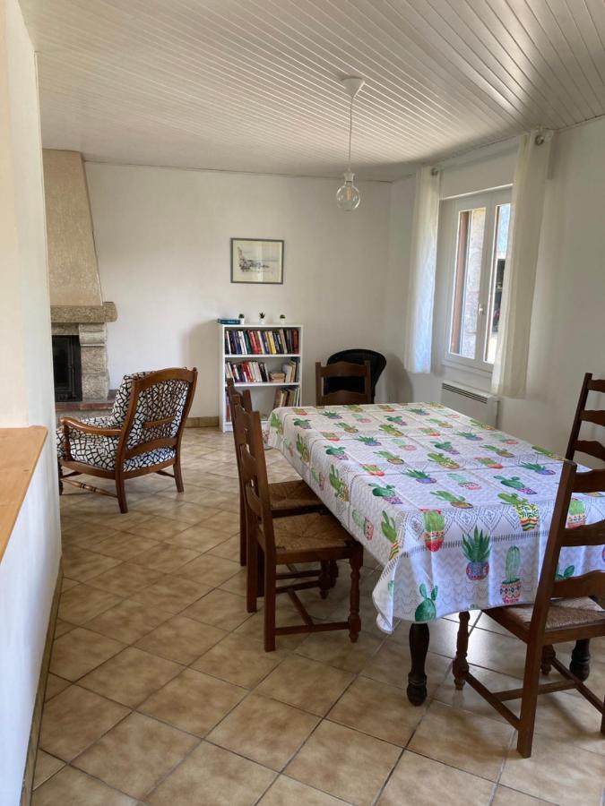 Ferienhaus De Plein Pied. Plougonven